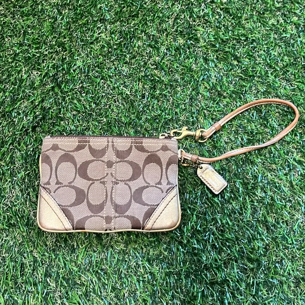 Coach VINTAGE Brown Gold Wristlet